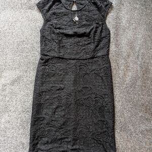 Chic Black Lace Midi Dress